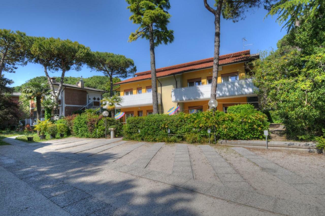 Residence Villa Laura リニャーノ・サッビアドーロ エクステリア 写真